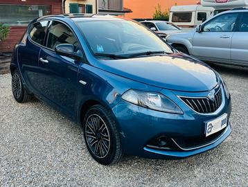 Lancia Ypsilon 1.0 FireFly 5 porte S&S Hybrid Silv