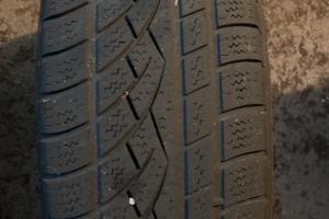 Gomma auto invernale