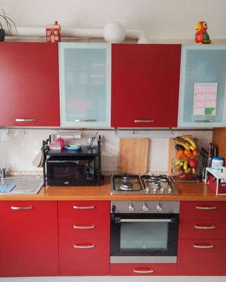 Cucina con forno e fuochi