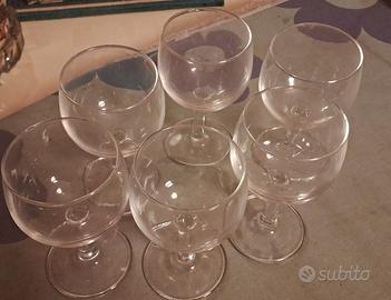 Bicchieri con bottiglia