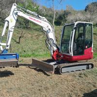 MINIESCAVATORE TAKEUCHI TB 240 pari al nuovo