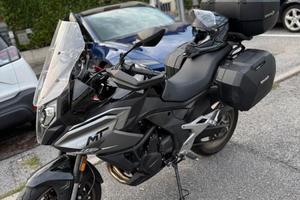 CFMOTO 700MT ABS - 1.400 km + TRIS BORSE