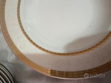 Servizio piatti