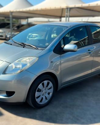Toyota Yaris 1.0 5 porte