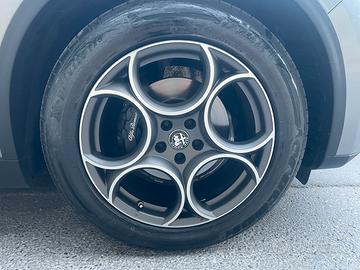 4 gomme estive invernali e 4 cerchi da 19