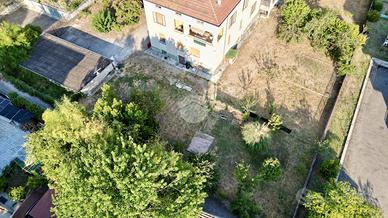 4 LOCALI A FIDENZA