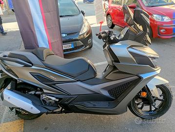 NUOVO SYM CRUISYM 400 KM ZERO MAI MESSO SU STRADA