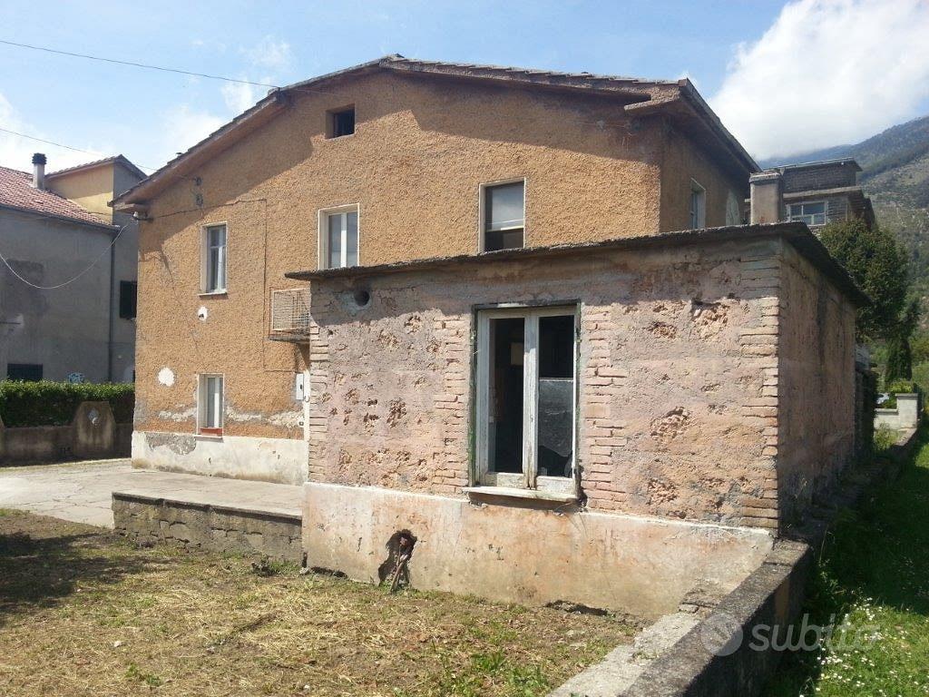 Casa indipendente in via Agnone Maggiore, 48 - Vista 2