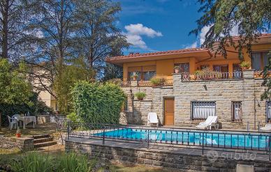 VICCHIO Villa MQ 550 OLTRE PARCO PISCINA