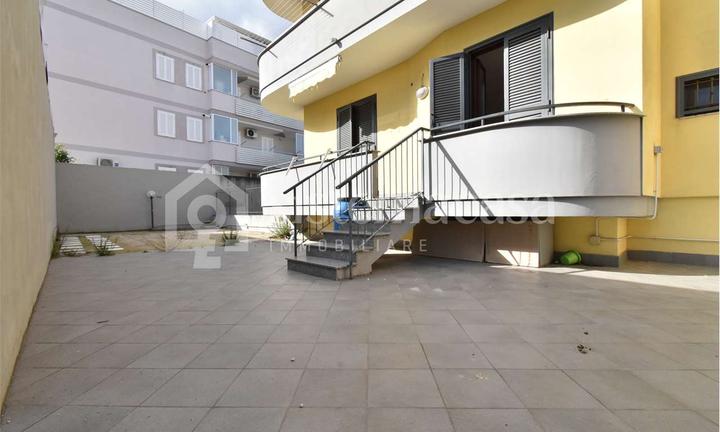 APPARTAMENTO CON SPAZIO ESTERNO