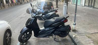 Beverly 400 deep black