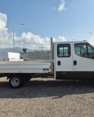 IVECO DAILY 7 POSTI CASSONE LUNGO 