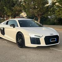 Audi R8 PLUS 610 cv PERMUTE OK