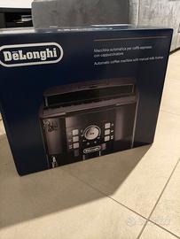Macchina caffè DeLonghi NUOVA mai tolta dalla scat