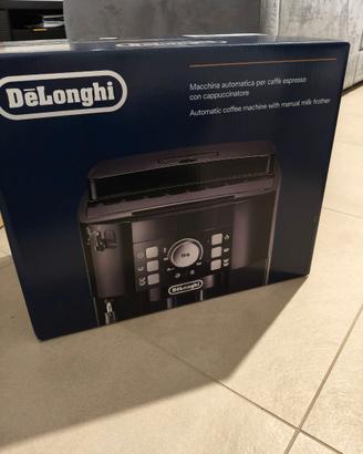 Macchina caffè DeLonghi NUOVA mai tolta dalla scat
