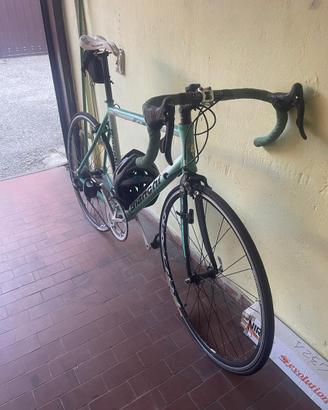 Bicicletta da corsa Bianchi in carbonio