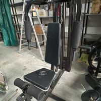 Attrezzo palestra multistation