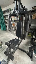 Attrezzo palestra multistation