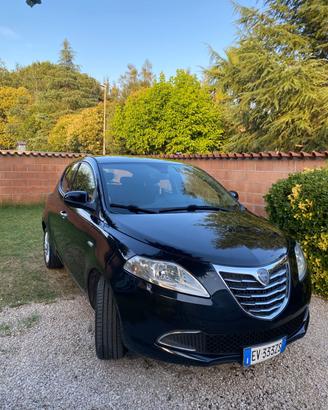 Lancia Ypsilon 1.2 5 porte Platinum. COME NUOVA