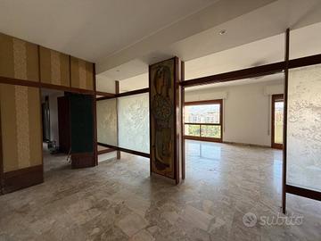 Appartamento di 230 m² con 3 locali a Palermo