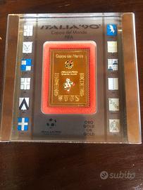 Francobollo in oro “Italia ‘90” certificato .