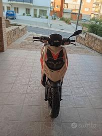 Scooter Aprilia sr 50 motard