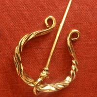 Spilla fermaglio per cappa o mantello