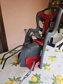 Che gioia girare in bici con Casco e Seggiolino