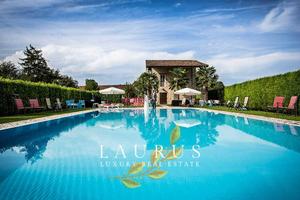 Villa di 4000 m² con più di 5 locali a Barbarano M