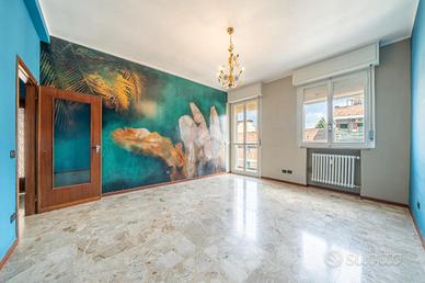3 LOCALI A REGGIO NELL'EMILIA
