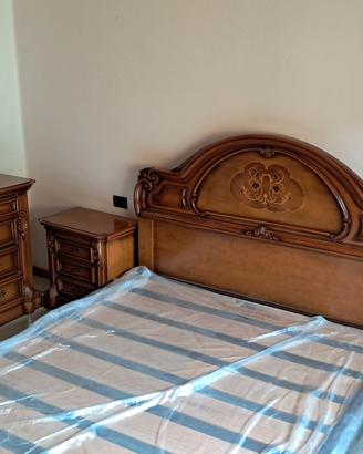 Camera da letto completa in stile classico 