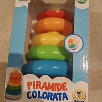 Gioco piramide ad anelli