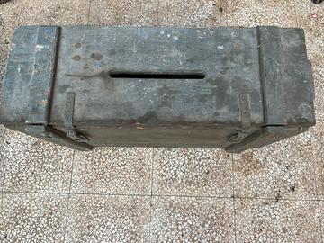 Baule cassapanca vecchio da  munizioni