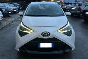 Toyota Aygo Connect 1.0 VVT-i 72 CV 5 porte x-cool