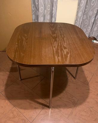 Tavolo quadtato angoli arrotondati Ikea