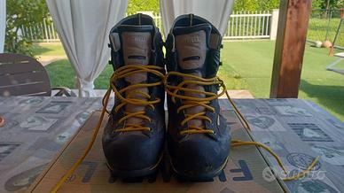 Scarponi da montagna