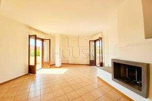 Appartamento di 150 m² con più di 5 locali e box a