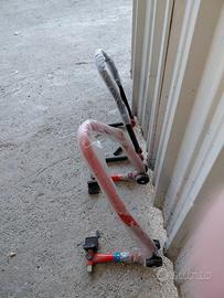 cavaletti anteriore e posteriore alza moto