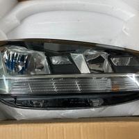 Faro destro golf 7