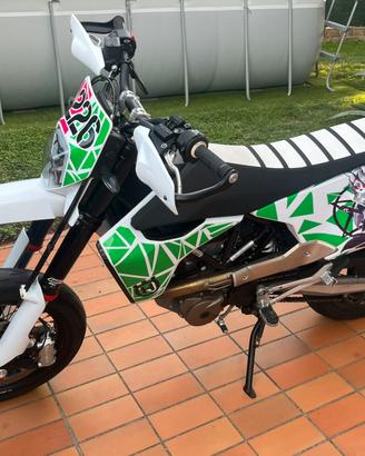 Husqvarna 701 motard