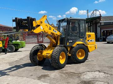 P38 Pala gommata JCB 406 targata