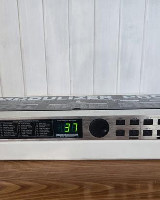 Behringer Modulizer PRO DSP1200P multieffetto
