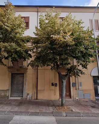 Appartamento trilocale da ultimare in centro