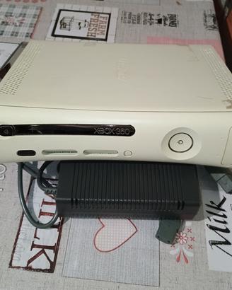 Xbox 360 e alimentatore 