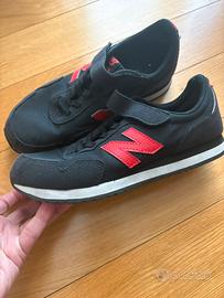 New Balance scarpe nere e rosse con velcro 35