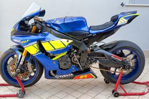 Yamaha R1