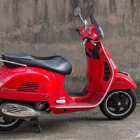 Piaggio Vespa 300 GTS