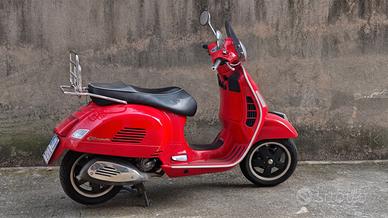 Piaggio Vespa 300 GTS