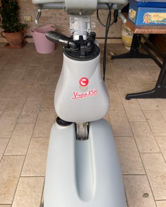 Macchina per pulire i pavimenti