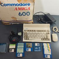COMMODORE AMIGA 600 COMPLETO, FUNZIONANTE.